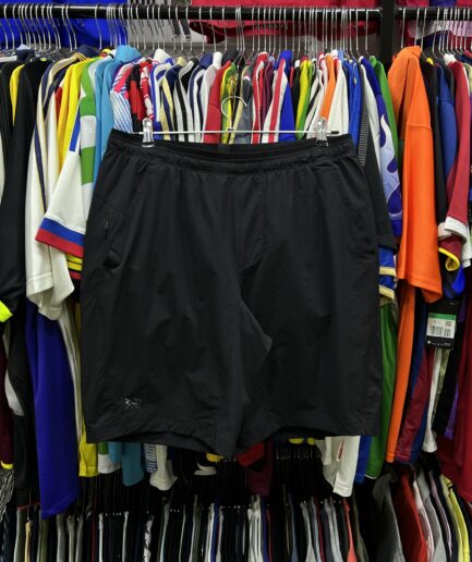 ( L ) Arc’teryx Short