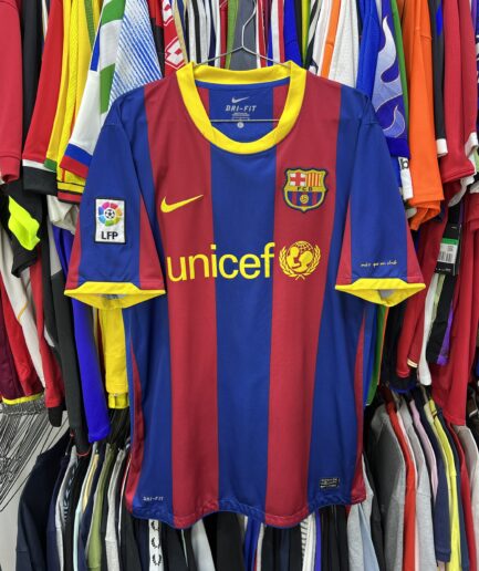 ( L ) Barcelona 2010-11 Home Kit