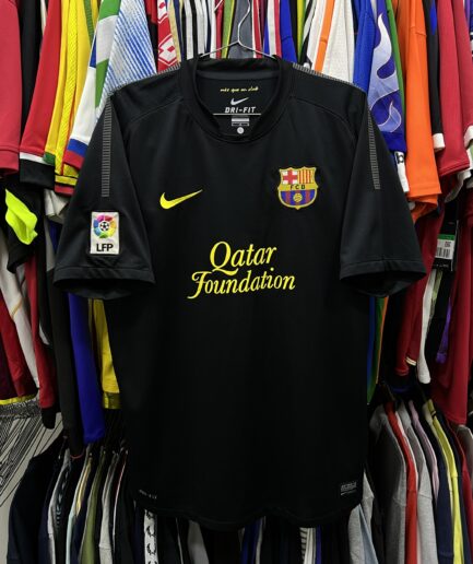 ( L ) Barcelona 2011-12 Away Kit