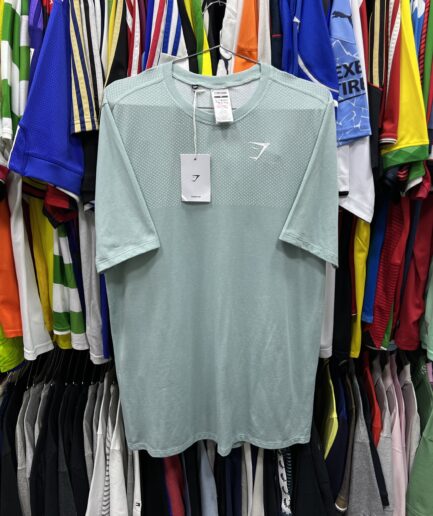 ( M , L ) Gymshark Tee